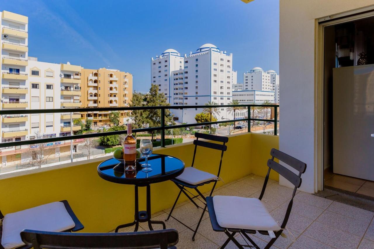 Light & Comfy Apartment W/ Pool & Balcony By Lovelystay Portimao Luaran gambar